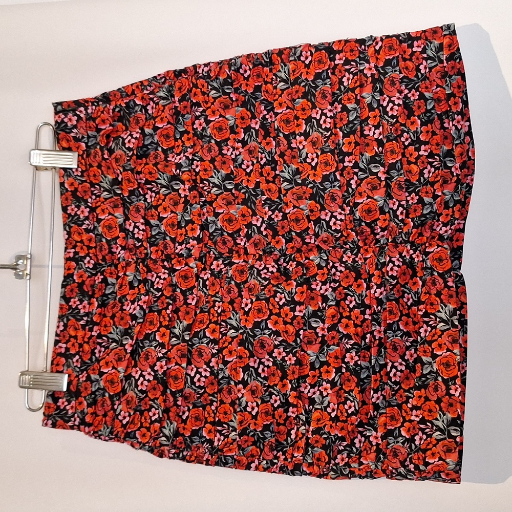 Zara Rose Floral mini skirt size small NWT
